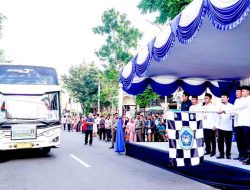 Berangkat ke Tanah Suci, Jamaah Haji Lamongan Siap Jalankan Ibadah dengan Semangat