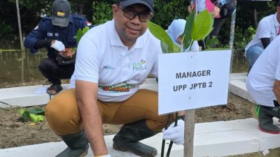 Peringati Hari Lingkungan Hidup Sedunia, PT PLN (Persero) UIP JBTB serah terima bantuan TJSL dan Penanaman Mangrove di Pesisir Lamongan