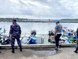 Polresta Banyuwangi dan Stakeholder Intensifkan Patroli Pesisir, Bantu Pencarian Korban KMP Tunu Pratama Jaya