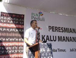 Menyambut Hari Kemerdekaan, Kontribusi PLN untuk Anak-Anak Sumba di Hari Anak Nasional, Dari Sampah Jadi Sekolah
