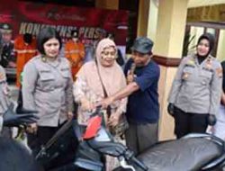 Senyum Sumringah Korban Curanmor di Kota Malang Saat Polisi Temukan dan Kembalikan Motor yang Hilang