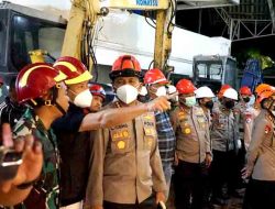 Bupati Terus Pantau Pencarian Korban Runtuhnya Bangunan Mushola Ponpes Al Khoziny