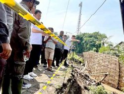 Bupati Sidoarjo Instruksikan Penanganan Cepat Bantaran Sungai Longsor di Prambon