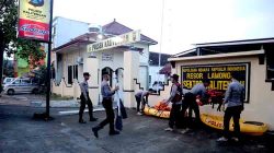 Polres Lamongan Siagakan Personel Hingga Dirikan Posko Siaga Banjir Polres Lamongan All-out Tanggap Bencana