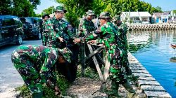 Perkuat Ketahanan Wilayah, Kodim 0812/Lamongan Gelar Karya Bakti Bersihkan Pantai Pengkolan