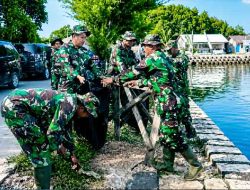 Perkuat Ketahanan Wilayah, Kodim 0812/Lamongan Gelar Karya Bakti Bersihkan Pantai Pengkolan