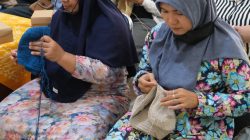 Sasar Pasar Internasional, PLN UIP JBTB Berdayakan Kelompok Wanita Boyolali Lewat Pelatihan Merajut