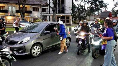 Simbolik 39 Tangkai Mawar: Cara Polresta Malang Kota dan Aremania Tebar Damai Jelang Puncak HUT Klub