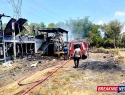 Empat Jam Berjibaku, Petugas dan Warga Berhasil Cegah Kebakaran Kandang Ayam Meluas ke Permukiman