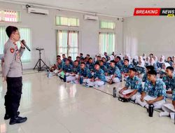Perkuat Disiplin dan Toleransi, Ratusan Siswa SMAN 2 Ngawi Terima Edukasi Kebangsaan dari Kepolisian